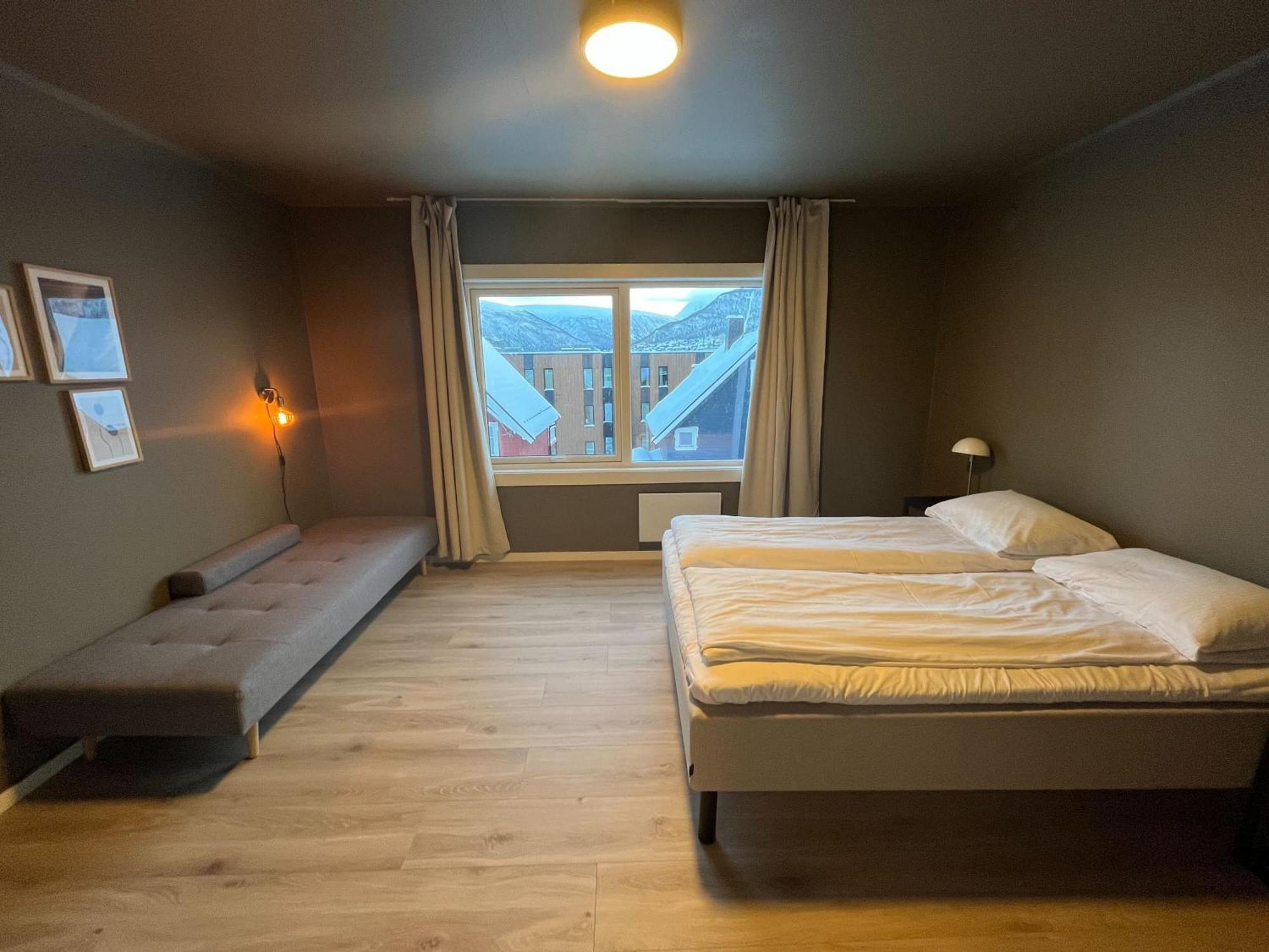 Enter Backpack Apartments Тромсё Экстерьер фото